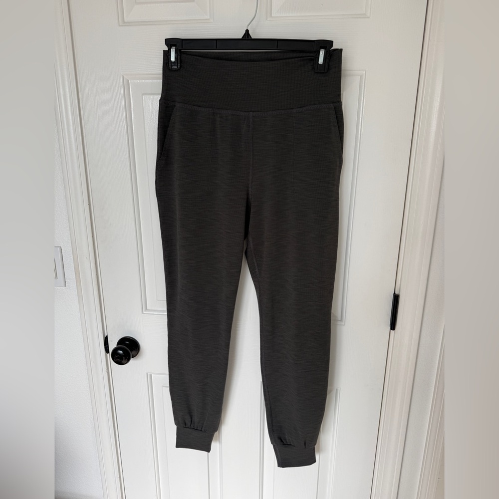 Beyond Yoga Charcoal Ribbed Joggers L